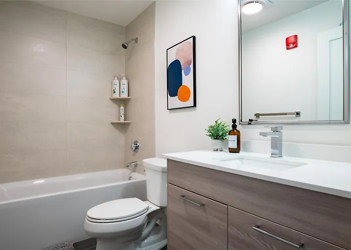 Luxury Modern Apartment In Heart Of Quincy