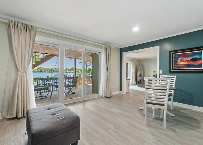 Downtown Waterfront Condo W Boat Slip & Deck