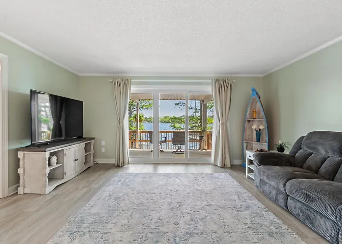 Downtown Waterfront Condo W Boat Slip & Deck