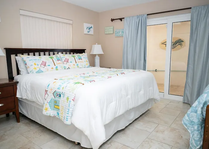 Charming Beach House W/Private Pool Paradise~Walk To Beach