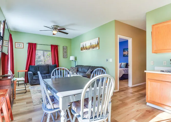 Harrison Home W/ Grill & Lake Views: Walk To Town!