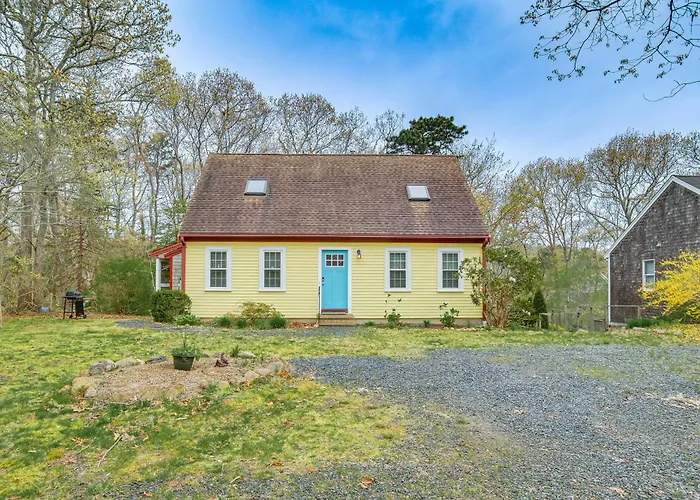 Beach And Lake Access: Family Getaway In Mashpee
