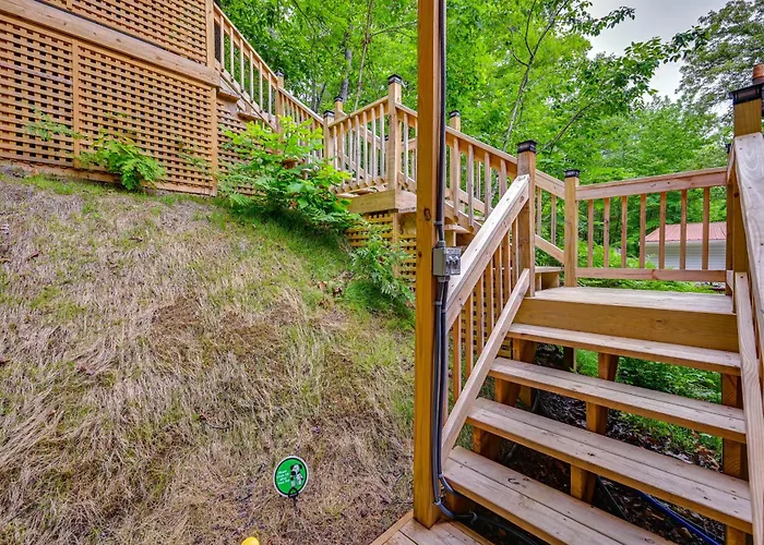 Murray Cabin W/ Hot Tub: Walk To Kentucky Lake!