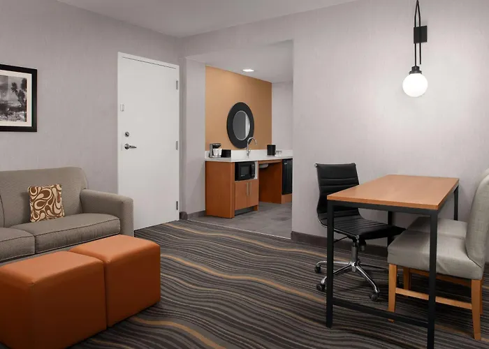 Embassy Suites La Quinta Hotel & Spa