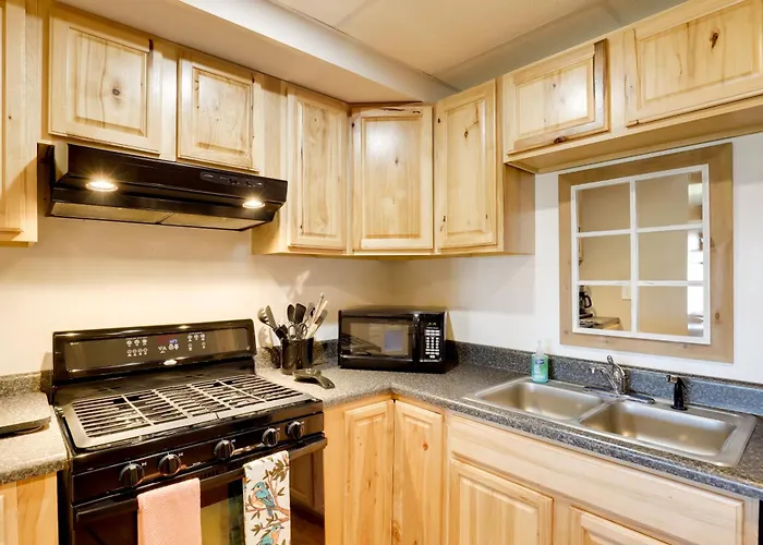 Cozy Leicester Studio, 11 Mi To Downtown Asheville