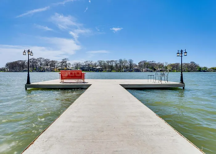 Lake Dunlap Studio W/ Shared Boat Ramp, Dock
