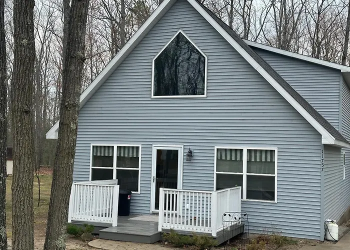 *4Br 2Ba N Shore Hidden Retreat*