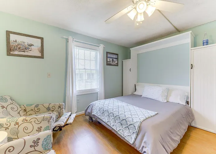 2 Mi To Drakes Island Beach: Condo W/ Porch!