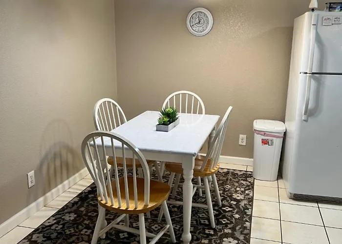 Quiet 1Bed,1Bath Condo With Free Parking