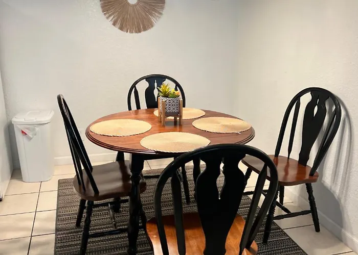Lovely 1Bed,1Bath Condo With Free Parking