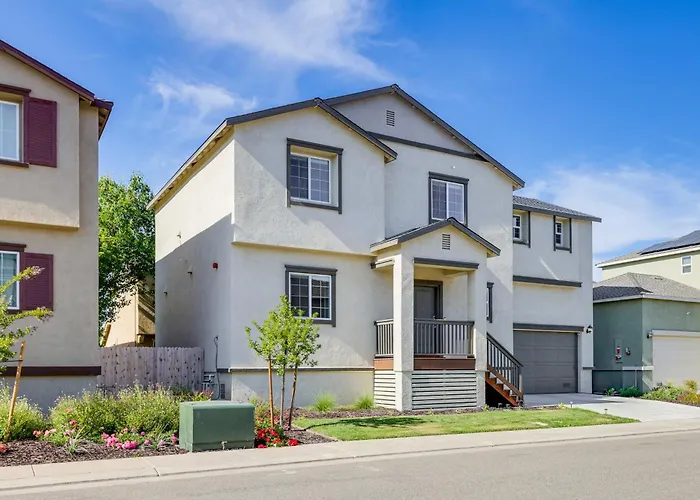 Spacious Family Home In Stockton - Pets Welcome!