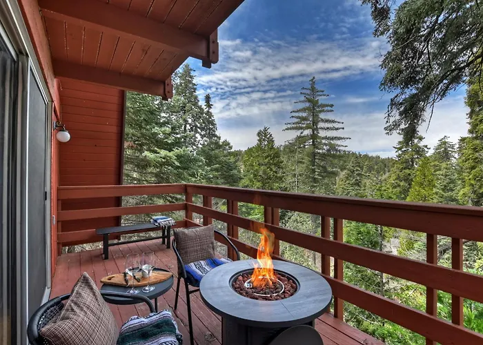 Pet & Kid Friendly Cozy Cabin, Bbq, Firepit, Outdoor Dining, Forest Views