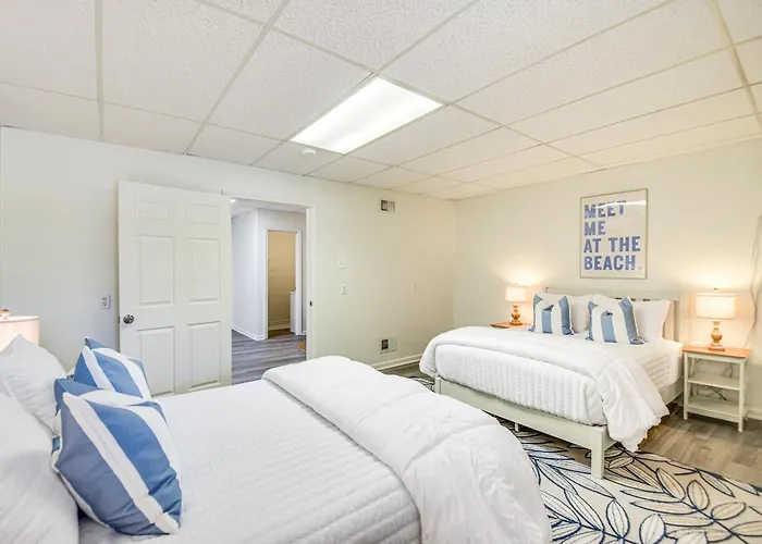 Pet-Friendly Buxton Home W/ Balcony, 2 Mi To Beach