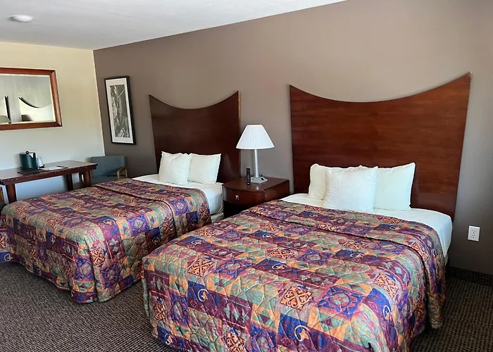 All Star Inn & Suites