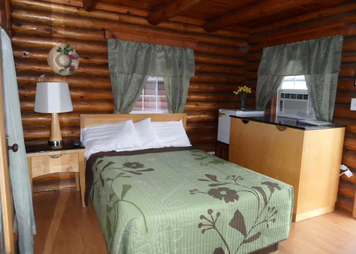 Seven Dwarfs Cabin - On The Brook Cabins