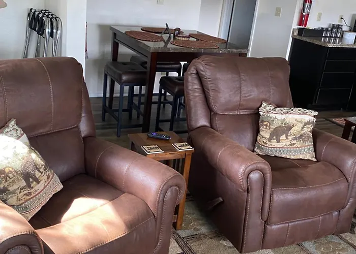 Bears Den Alaska Lodging