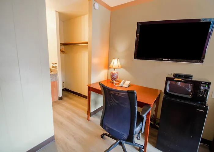 Holiday Lodge Virginia -Listing Partner