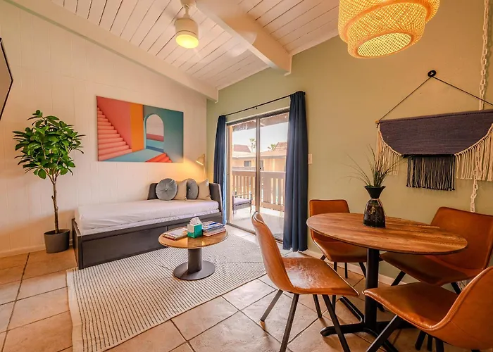 Kingfishers Retreat Serene 1Br Escape With Balcony 207