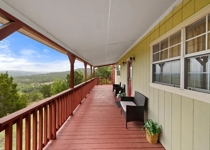 Hilltop Haven: Spacious 2BR Home with Jacuzzi, Scenic Views, and Pet-Friendly Acres