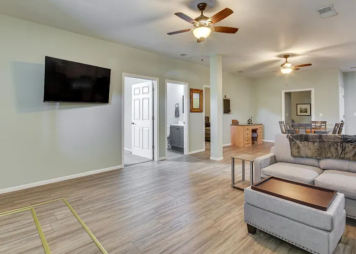 Pet-Friendly Downtown Fulton Apt W/ Smart Tv!