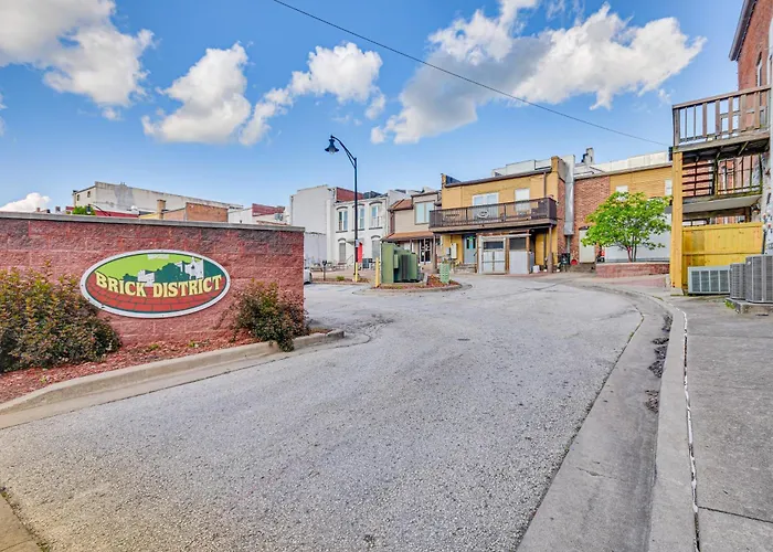 Pet-Friendly Downtown Fulton Apt W/ Smart Tv!