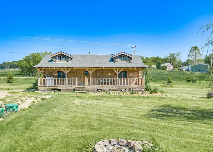Bellevue Log Cabin W/ Gas Grill & Creek Access