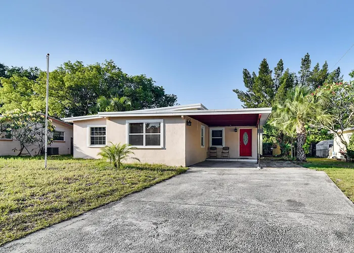 Cozy St Pete Home ~ 2 Mi To Madeira Beach!