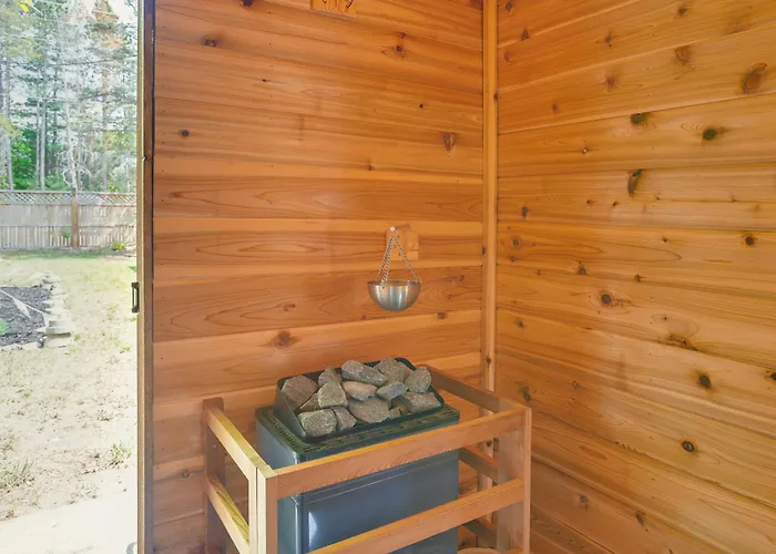 'The I House' Interlochen Home W/ Sauna, Fireplace