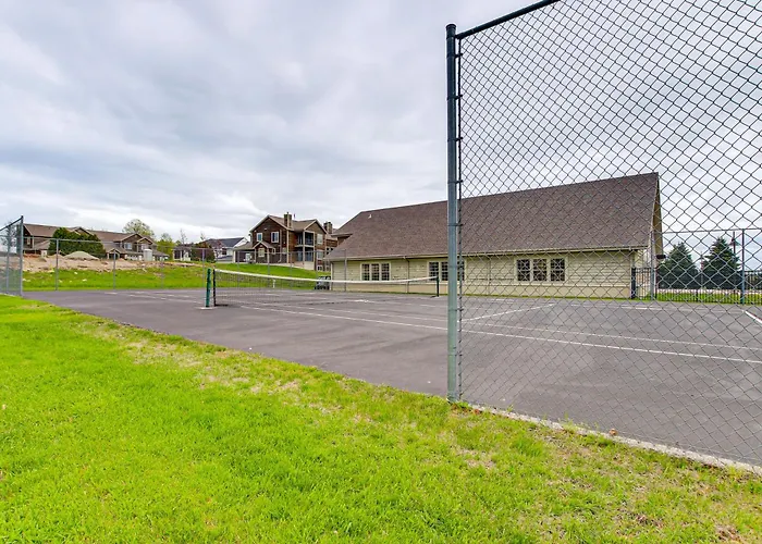 Door County Townhome: Pool Access, 1 Mi To Beach!