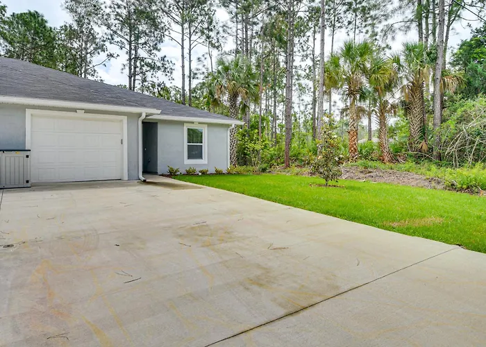 Palm Coast Duplex W/ Screened Patio, Near Beaches!