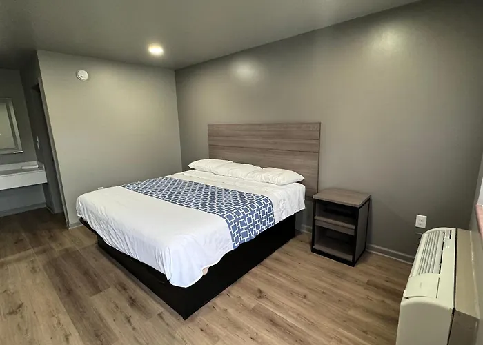 David Crockett Motel