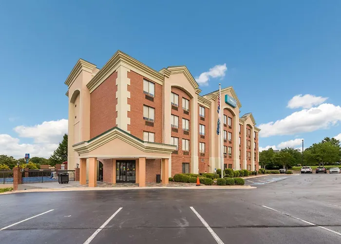 Clarion Pointe Greensboro Airport - High Point