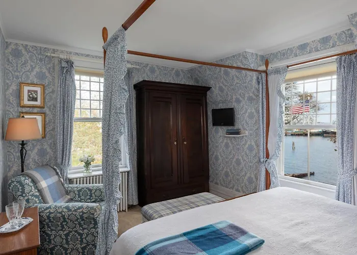 Harbor Knoll Bed And Breakfast