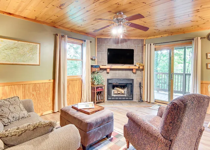 'Fox Den' W/ Hot Tub! 22 Mi To Cataloochee Skiing