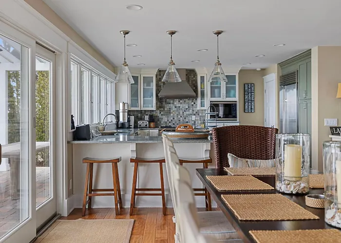 Sunset Shores Sanctuary By Juniper Holiday + Home