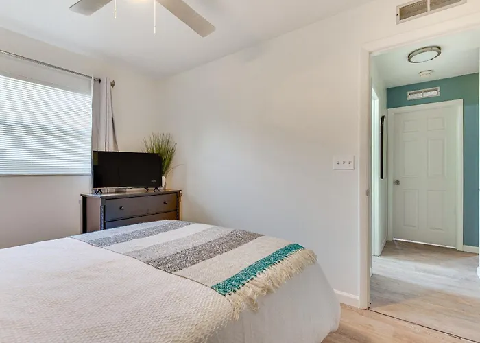 Pelican Beach Retreat! Family Home On Space Coast
