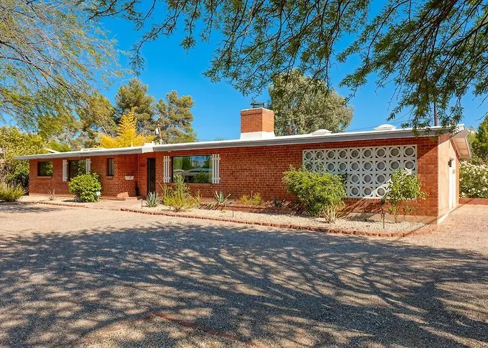 Stylish Mid-Century Oasis With Pool