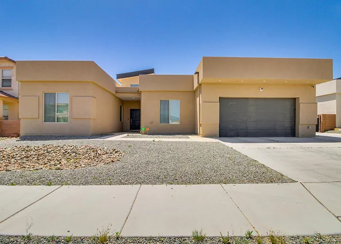Rio Rancho Luxury W/ Pool, Hot Tub & Outdoor Tv