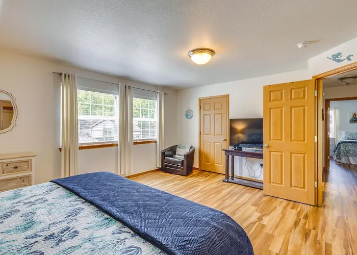 Half Mi To Beach: Rockaway Beach Home W/ Grill!