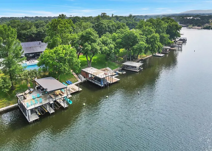 Palm Paradise On Lake Lbj With Concierge Services