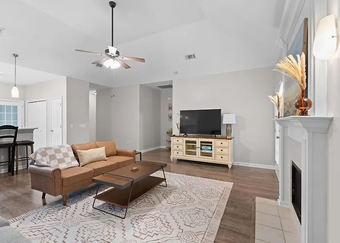 Quiet Family Home - Near Everything