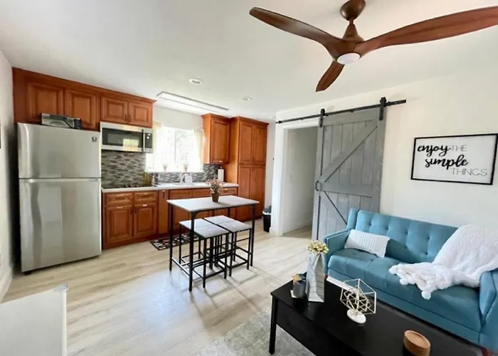 Modern Private Unit With Serene Backyard