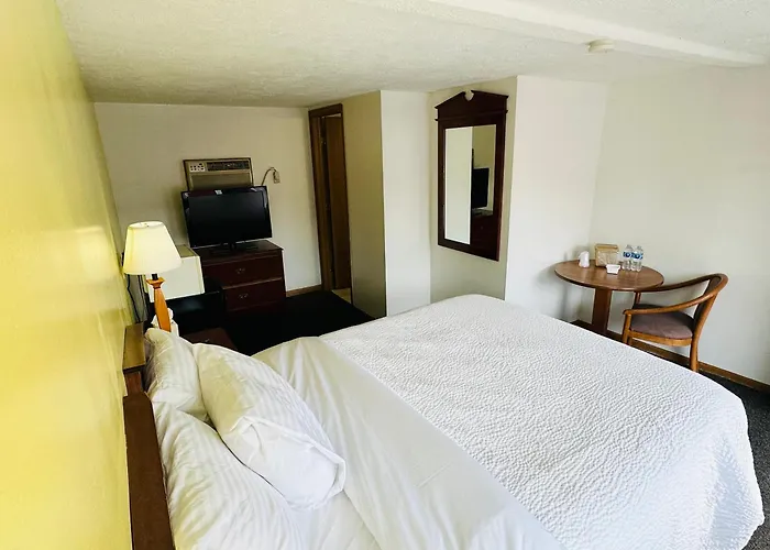 Quality Lodge - Cedar Point Area