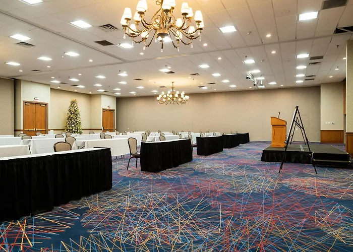 Mcm Elegante Hotel & Conference Center