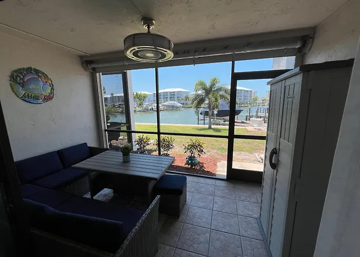 Luxury Beach Condo Located On The Bay In A Tropical Oasis!!!