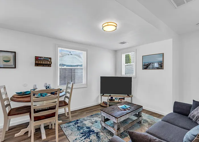 Belmar Beach Bungalow 35 Blocks To Sand Fire Pit, Grill, 3 Beach Badges