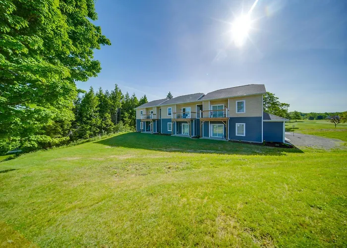 4 Mi To Lake Erie: Condo In Golf Community