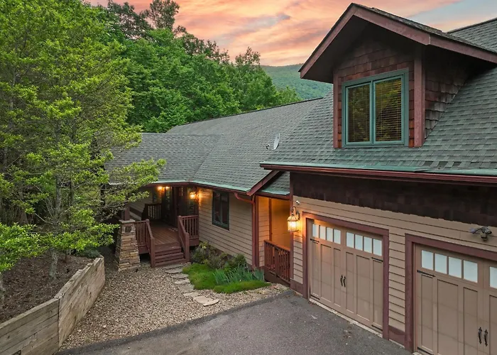 Stunning Mtn Views Hot Tub Movie Theater Game Room