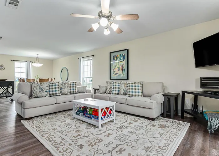 Deep Blue Yonder - Cute And Cozy 3-Bed, 2-Bath Home In The Heart Of Crystal Beach!