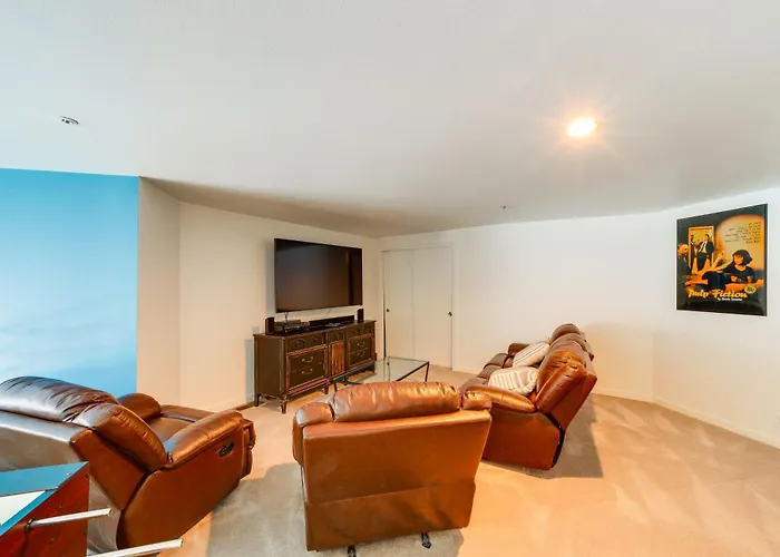 Beautiful Condo W/ Balcony On Lake Chelan!